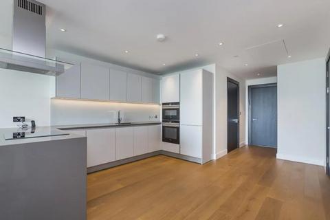 3 bedroom flat to rent, Sophora House, Vista Chelsea Bridge, Queens Town Road, SW11