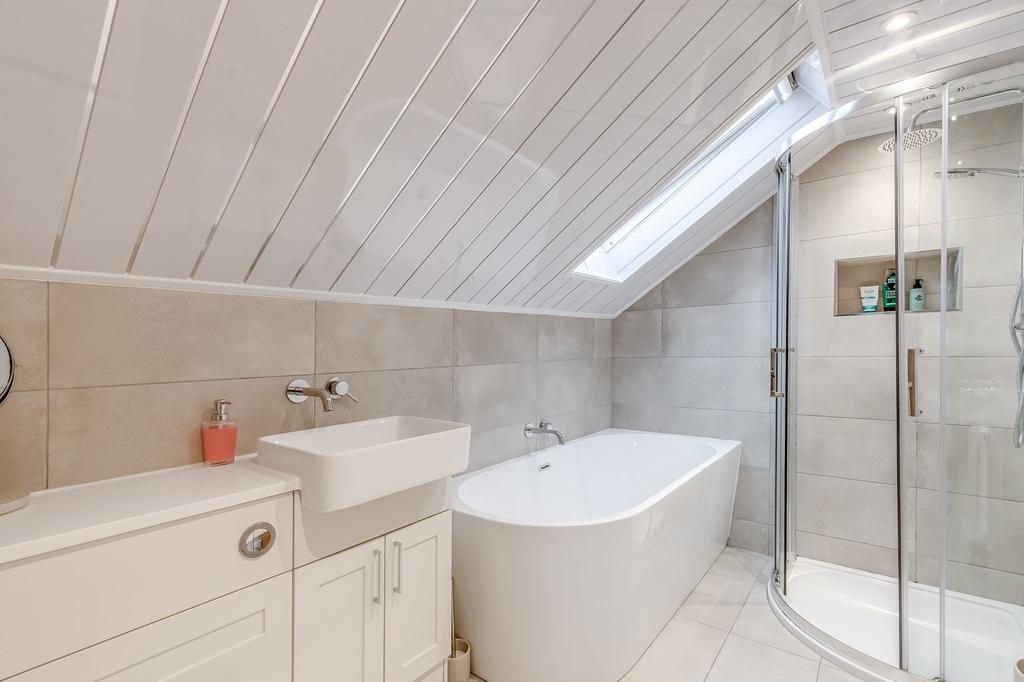 Main En-suite