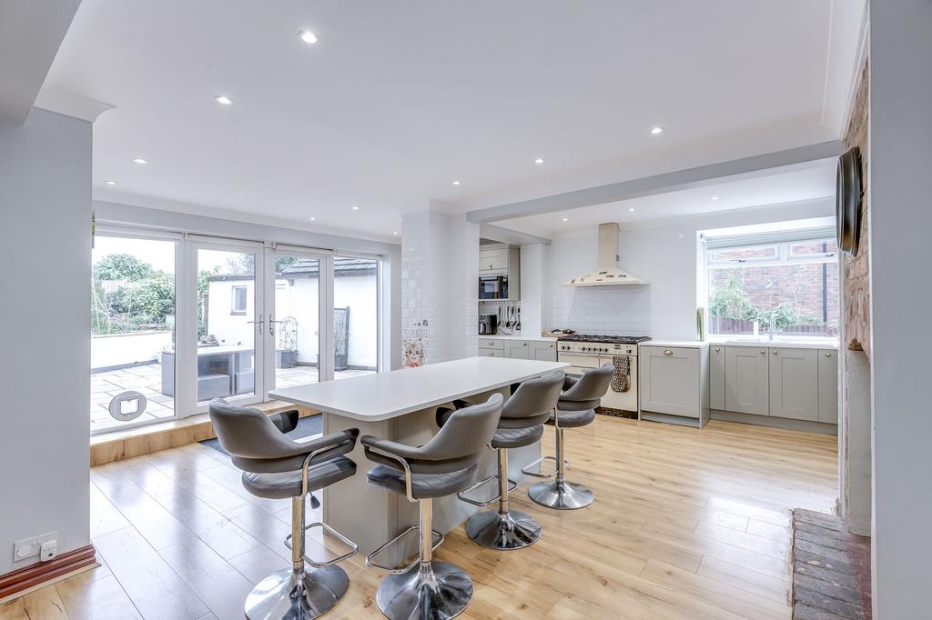 Kitchen/Breakfast Room