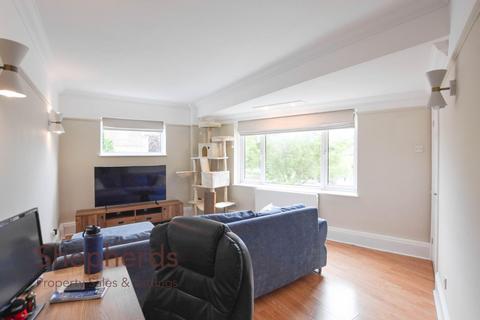 1 bedroom flat for sale, Turners Hill, Cheshunt EN8