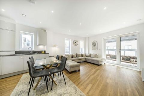 2 bedroom flat to rent, Mozart Gardens, London W3