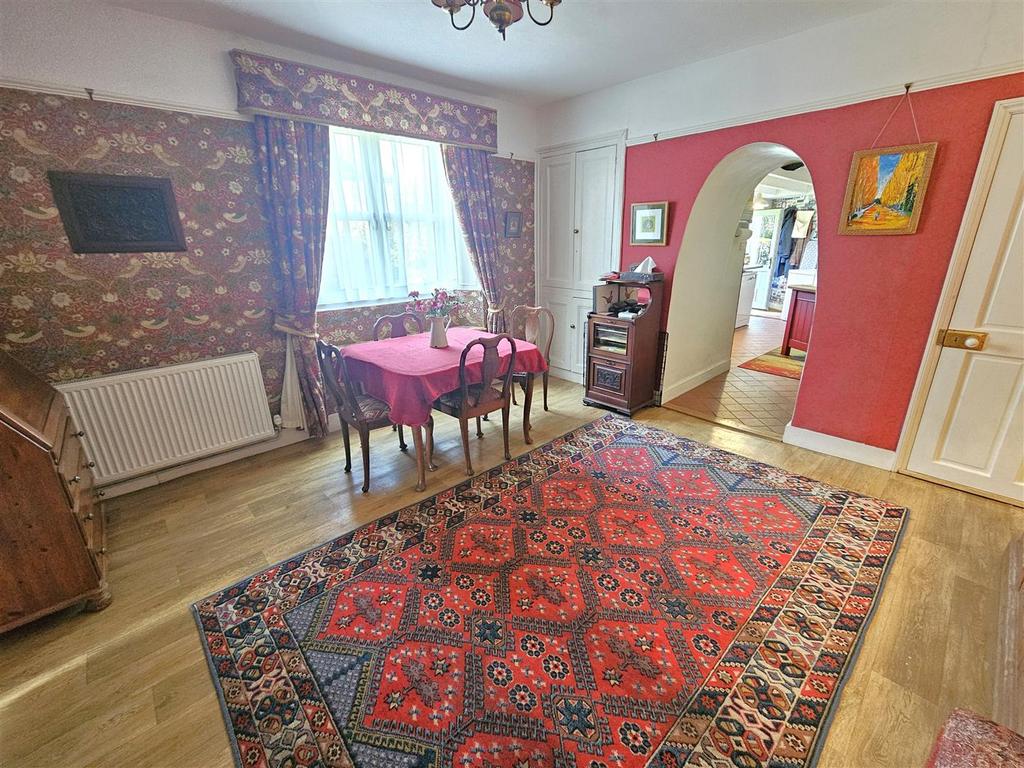 Dining Room.jpg