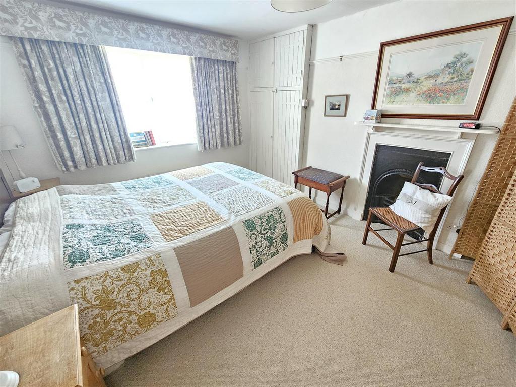 Bedroom 2.jpg