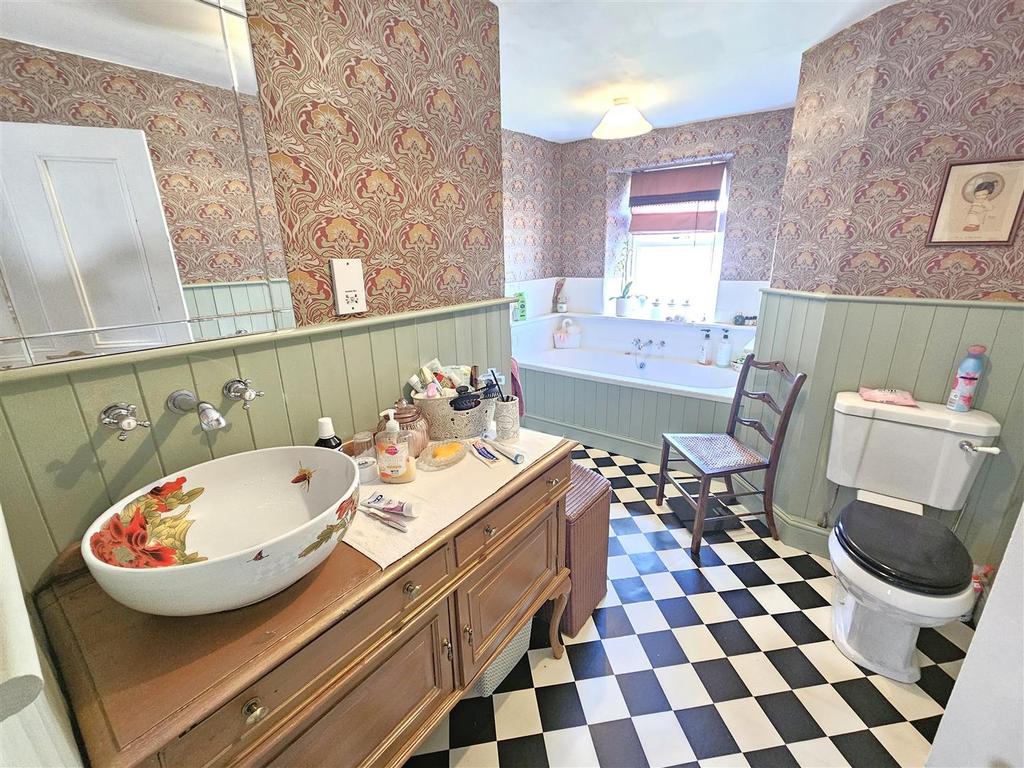 Bathroom.jpg