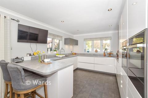 5 bedroom detached house for sale, Woodcocks, Headcorn TN27