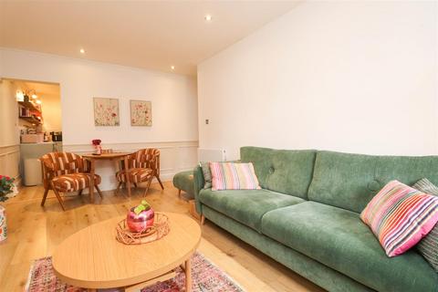 undefined, Fleet Road, Fleet GU51