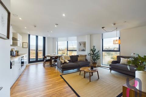 3 bedroom flat to rent, Manchester Waters, 3 Pomona Strand, Old Trafford, M16