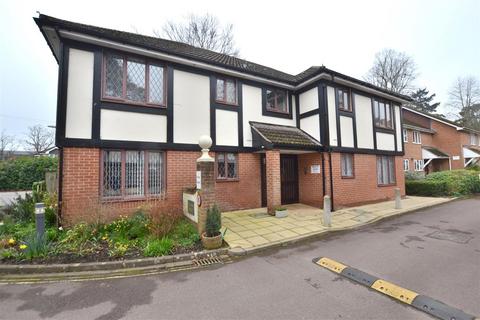 2 bedroom flat for sale, Pegasus Court, Fleet GU51