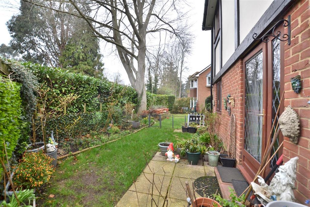 Private Patio &amp; Gardens.JPG