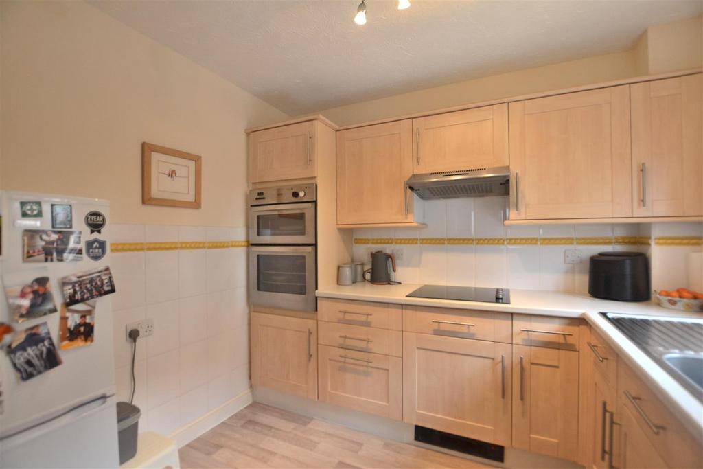 Kitchen 2.JPG