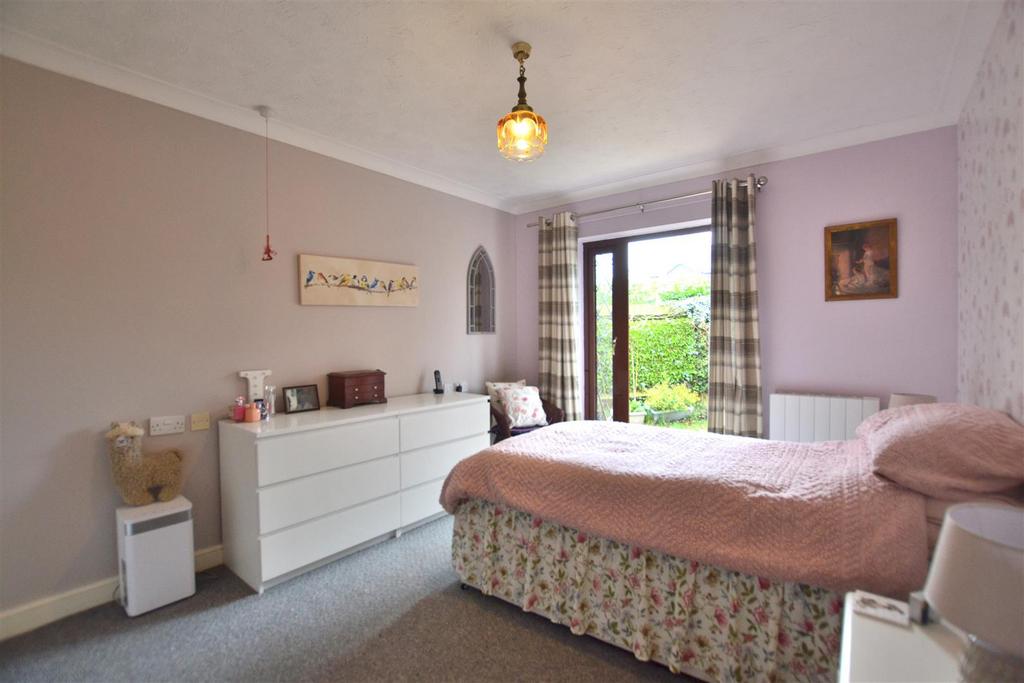 Bedroom One 1.JPG