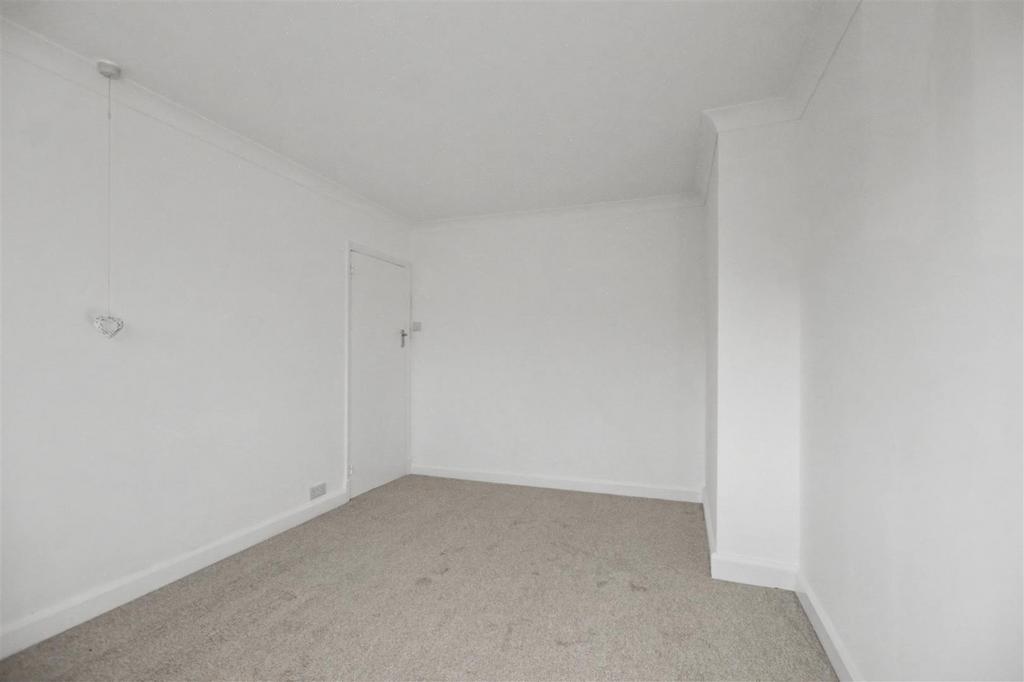 Bedroom 1 2.jpeg
