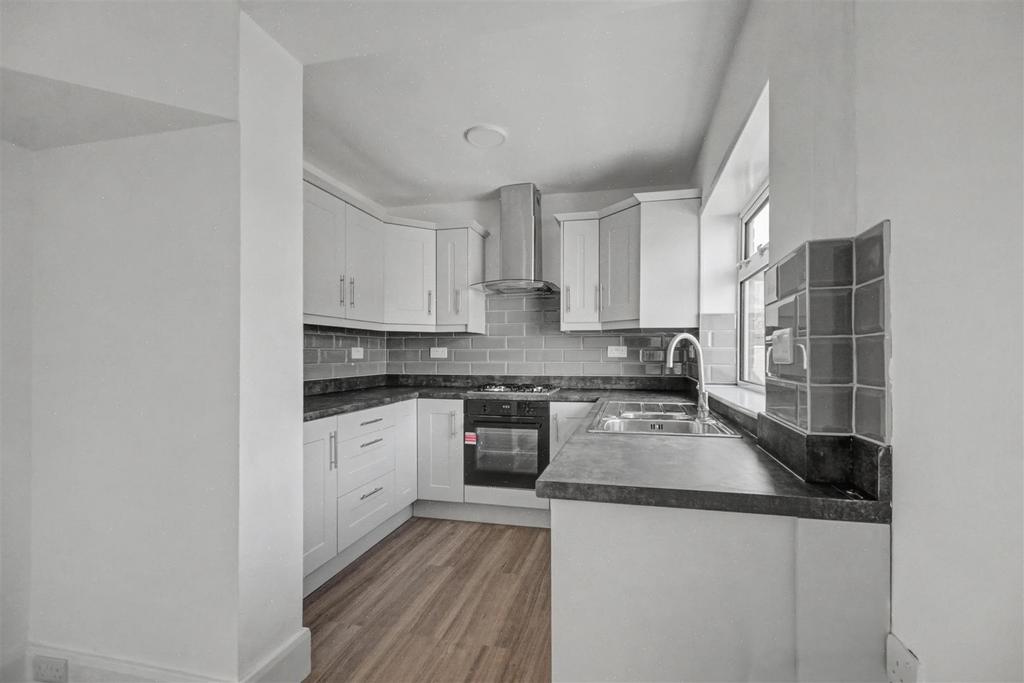 Kitchen 1.jpeg