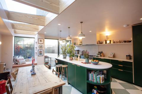 Gairloch Road, Camberwell, SE15
