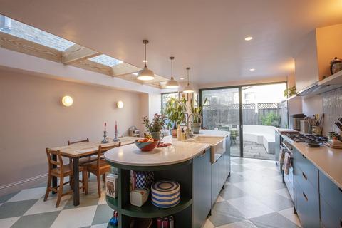 3 bedroom terraced house for sale, Gairloch Road, Camberwell, SE15