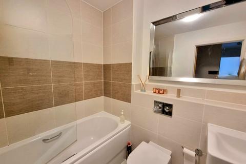 2 bedroom flat for sale, The Mallards, Totton, SO40