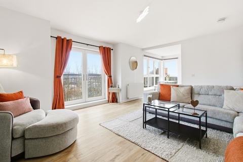 2 bedroom flat for sale, Dalreoch Place, Dumbarton, West Dunbartonshire, G82