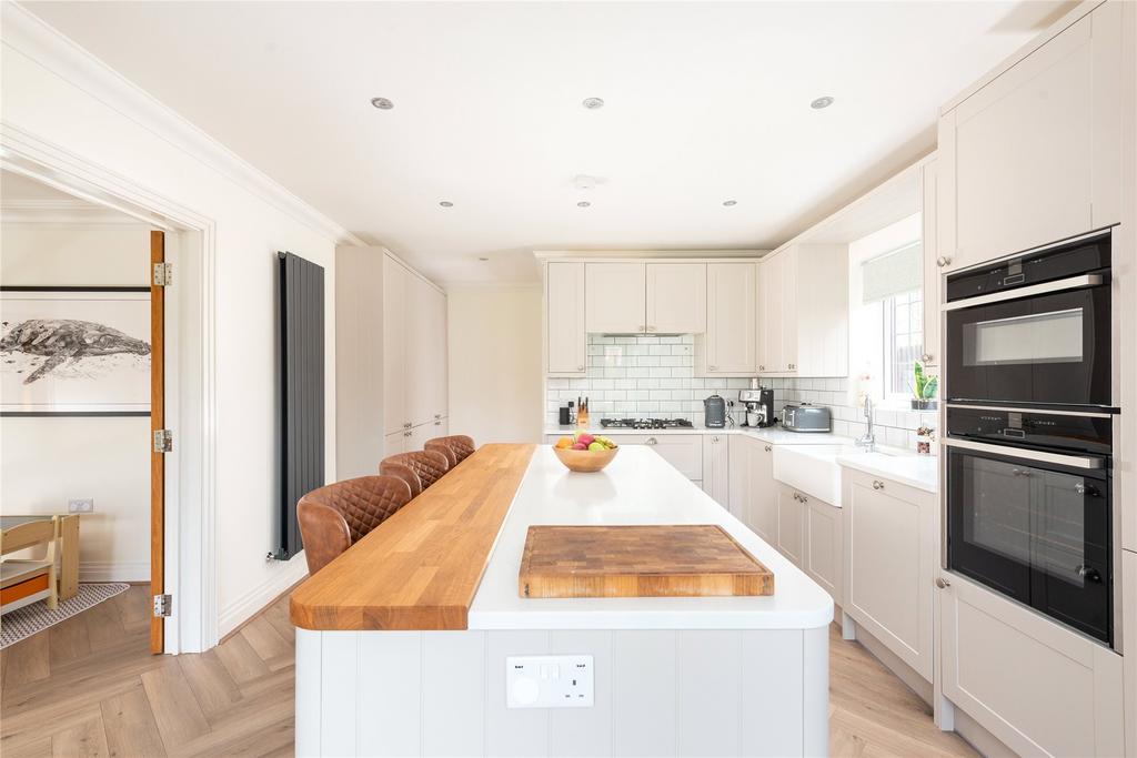 Kitchen/Breakfast Rm