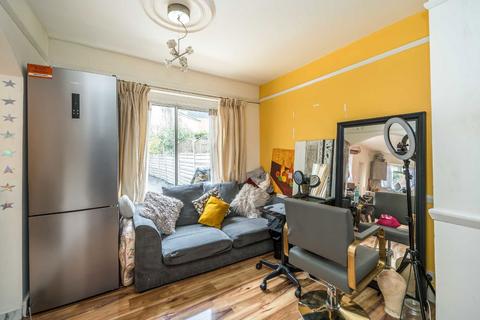 undefined, Bishops Park Road, London