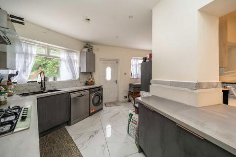 undefined, Bishops Park Road, London