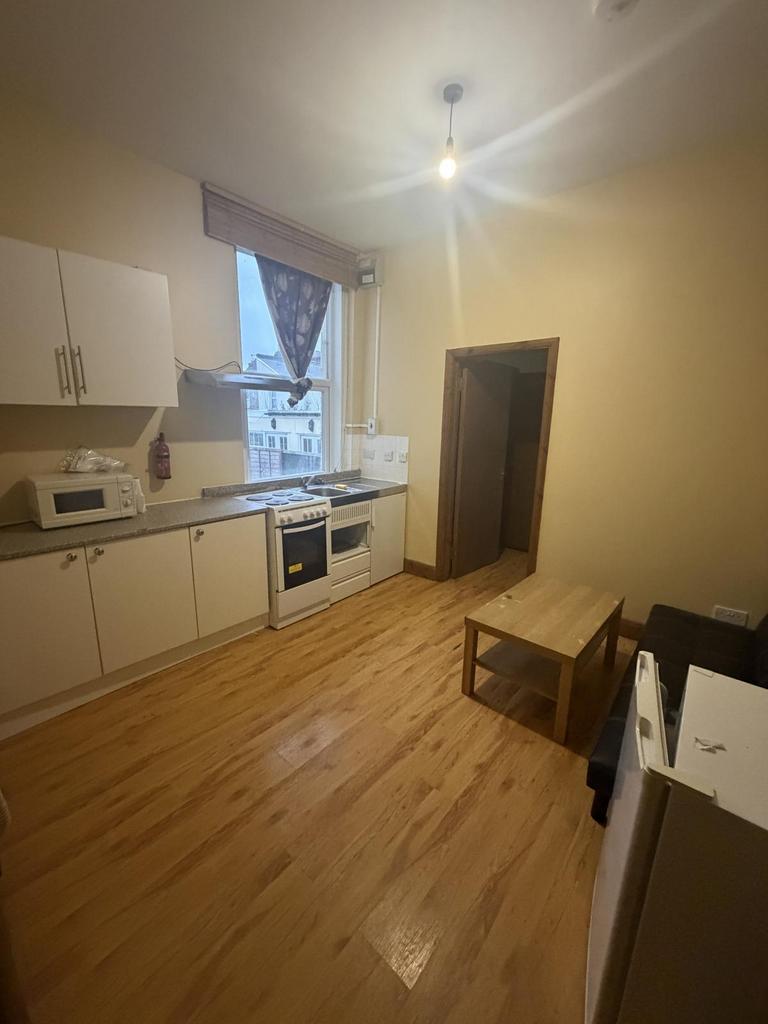 1 bed studio to rent Church Street, Edmonton N99 R