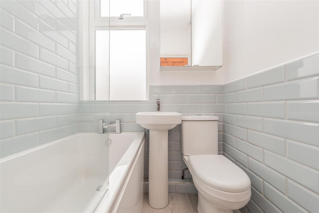 Bathroom / WC: