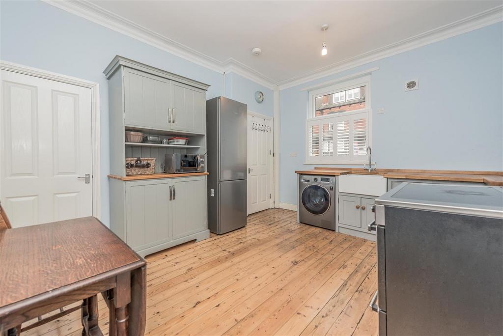 Fitted Dining Kitchen:
