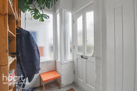 2 bedroom flat for sale, Leigh Road, Leigh-On-Sea