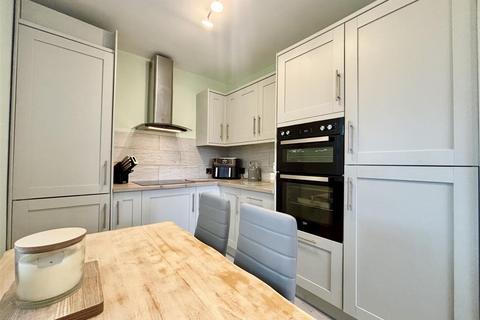 undefined, Torre Crescent, Bradford BD6