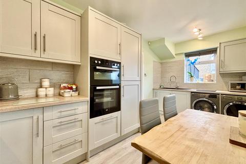 undefined, Torre Crescent, Bradford BD6