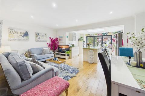 3 bedroom terraced house for sale, Magdalene Road, Shepperton