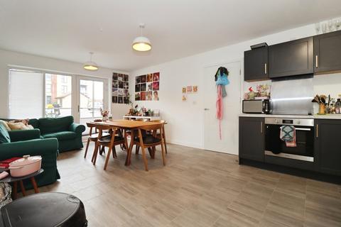 2 bedroom flat for sale, Flatts Close, Stoke Gifford, Bristol, BS34