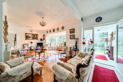 undefined, Arlington Drive, Nottingham, Nottinghamshire, NG3