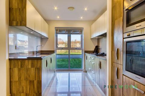 4 bedroom detached house for sale, Harvester Way, Chesterfield S43