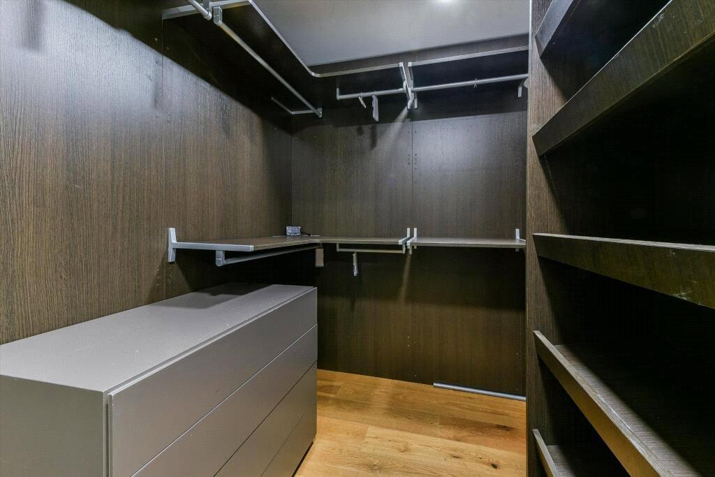 Walk-In Wardrobe