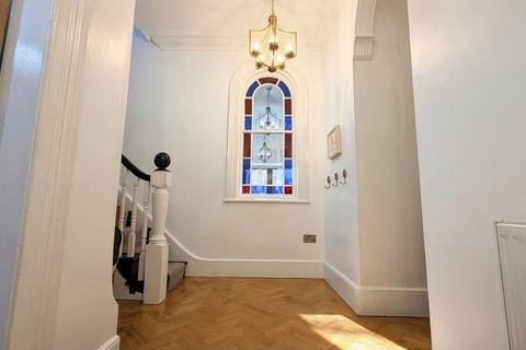 4 bedroom detached house to rent, Alma Road, Southport PR8