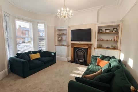 4 bedroom detached house to rent, Alma Road, Southport PR8