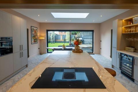 3 bedroom semi-detached house to rent, Ryder Crescent, Southport PR8