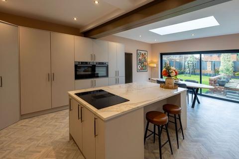3 bedroom semi-detached house to rent, Ryder Crescent, Southport PR8