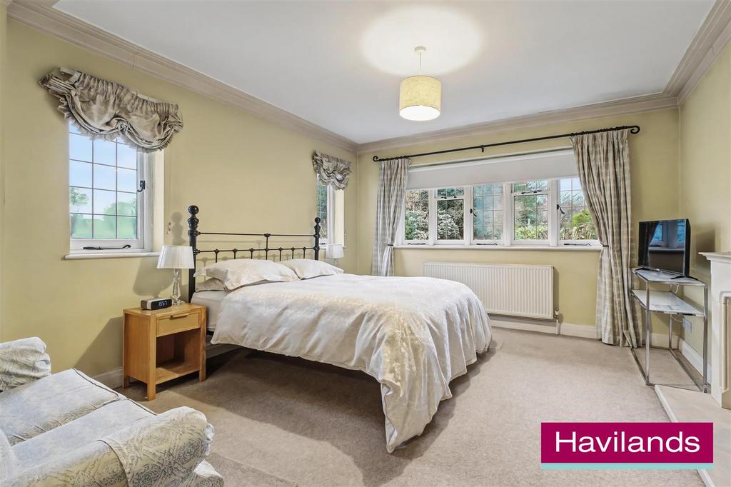 Creswell Way N21 1 AE-17.jpg
