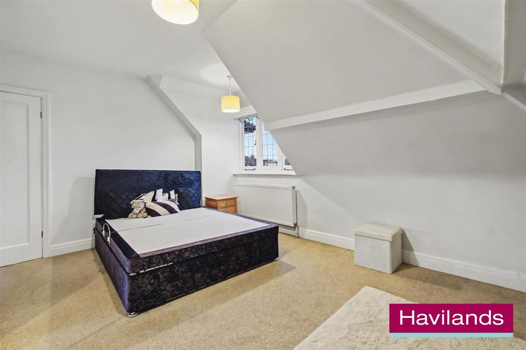 Creswell Way N21 1 AE-21.jpg