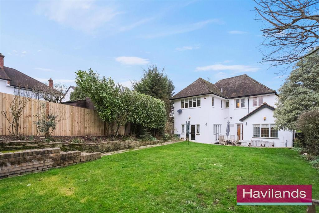 Creswell Way N21 1 AE-23.jpg