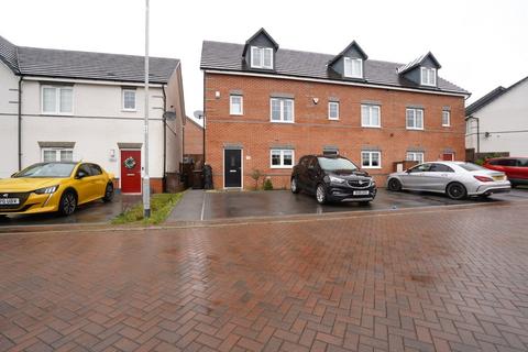 Little Wood Crescent, Wakefield, West Yorkshire, WF1