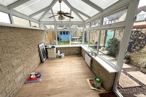 3 bedroom end of terrace house for sale, Huntingdon Way, Chippenham