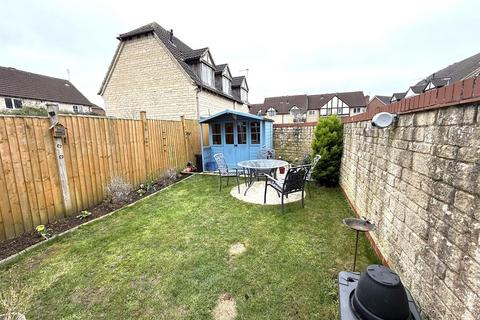 3 bedroom end of terrace house for sale, Huntingdon Way, Chippenham