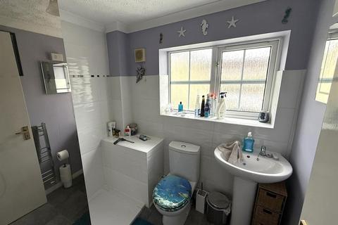 3 bedroom end of terrace house for sale, Huntingdon Way, Chippenham