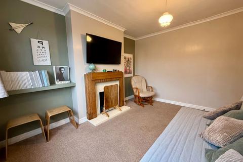 4 bedroom semi-detached house for sale, Darklands Road, Swadlincote DE11