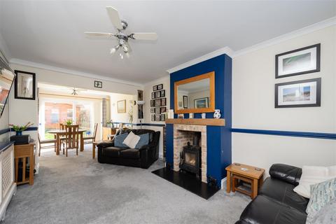 3 bedroom house for sale, Gladstone Road, Burgess Hill