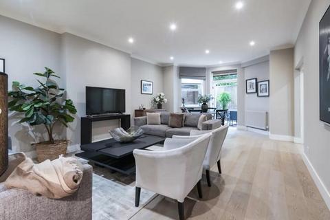 Fitzjohns Avenue, Hampstead, London, NW3