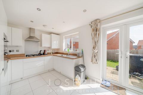 3 bedroom end of terrace house for sale, Vale View Road, Sproughton, IP8